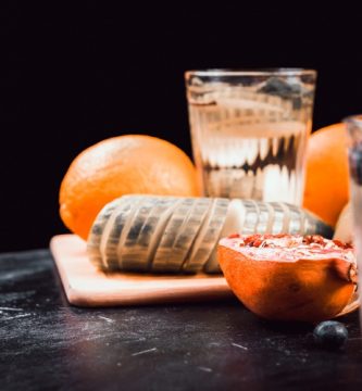 Bebidas sin gas con frutas